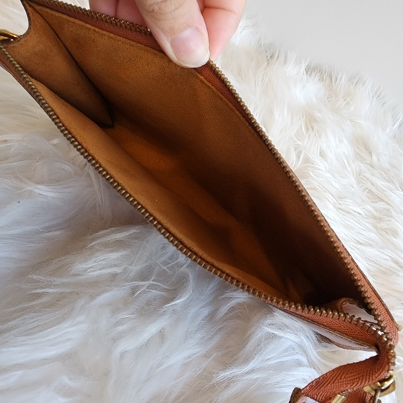 LV Epi Pochette Acessoires AUTHENTIC - Picture 6 of 7